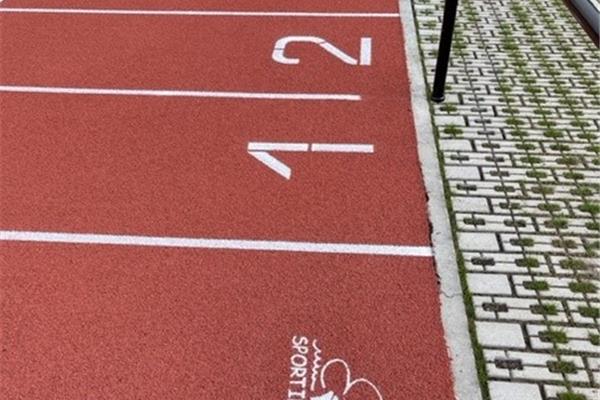 Aménagement piste d'athlétisme synthétique 8-cours - Sportinfrabouw NV